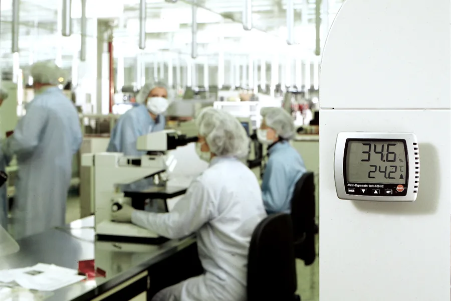 giám sát môi trường phòng lab