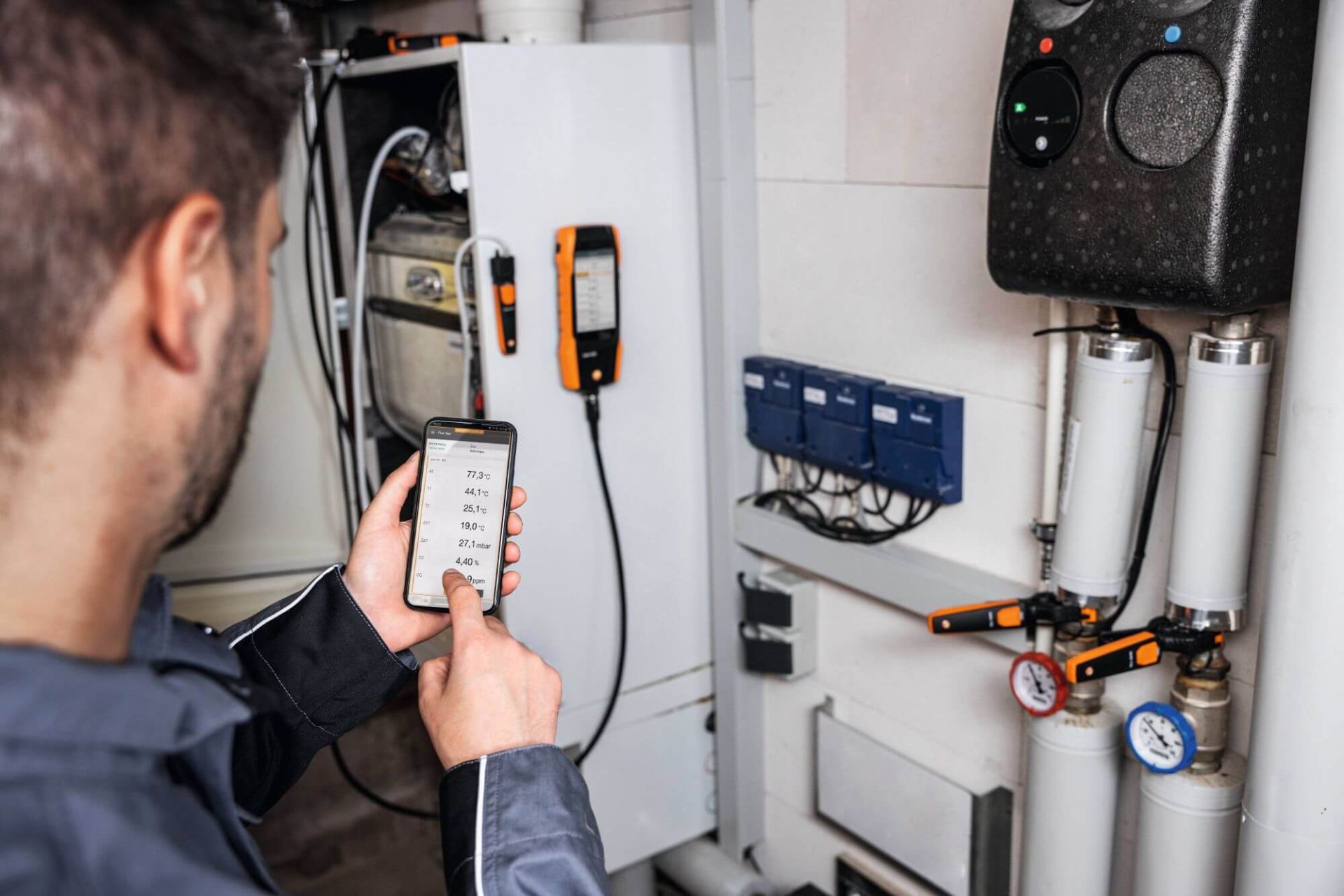 testo 300 với khả năng kết nối App trên điện thoại