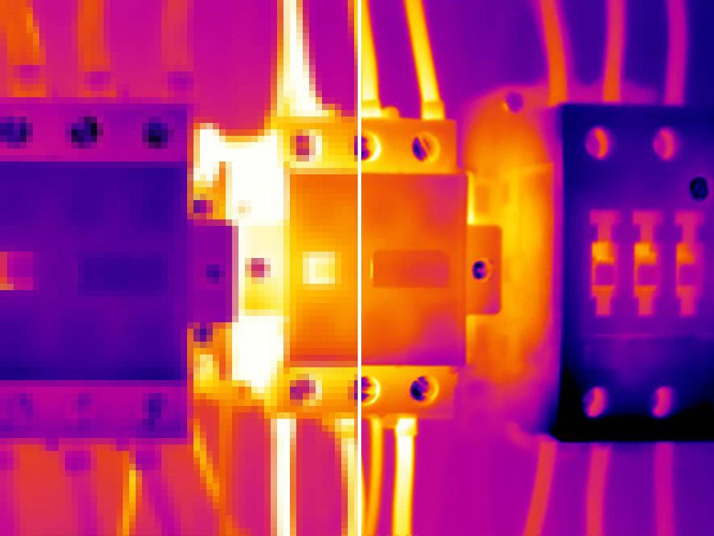 hình ảnh nhiệt hồng ngoại của thiết bị điện